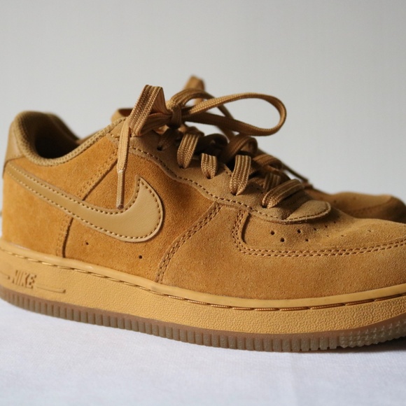 NIKE AIR FORCE ONE 1 LV8 3 Wheat Suede Sneakers Youth Size 2 (EU 33.5) - Picture 3 of 12